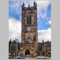 Manchester Cathedral, photo by David Dixon on Wikipedia.jpg